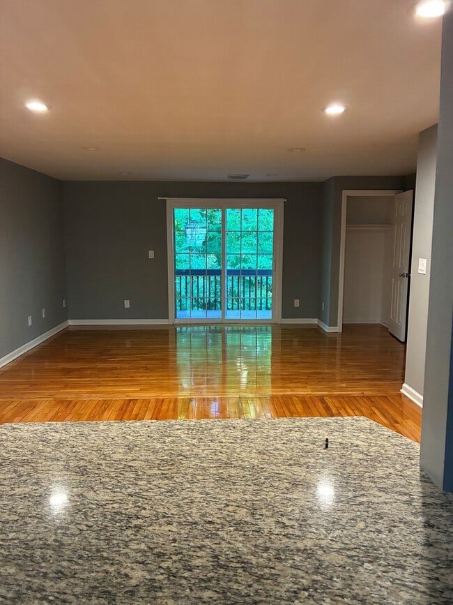 Building Photo - 30 Mansfield Dr