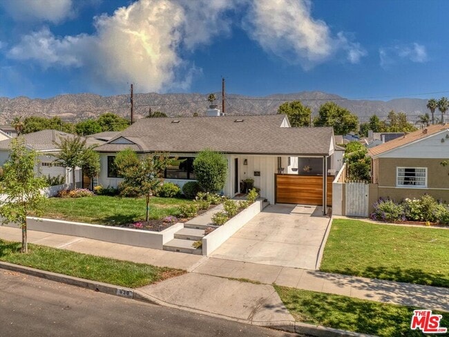 Building Photo - 830 N Reese Pl