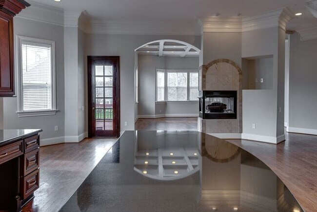 Foto del edificio - 1011 Heritage Acres Weddington...Avail NOW...