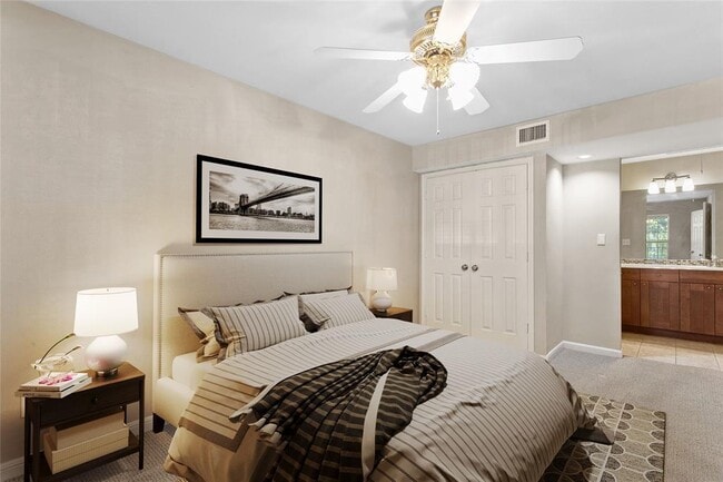 Foto del edificio - 7685 Northcross Dr