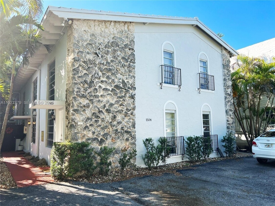 Foto principal - 1514 Salzedo St