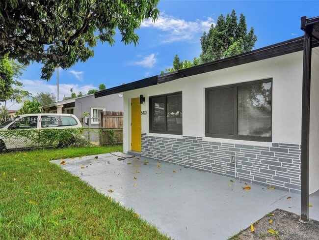 Photo - 6420 SW 22nd Ct House