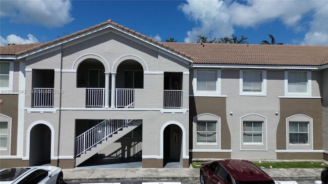 Building Photo - 2728 SE 17th Ave