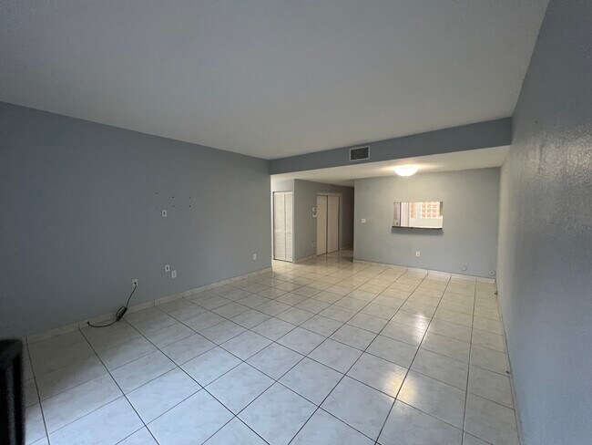 Foto del edificio - 10018 Hammocks Blvd