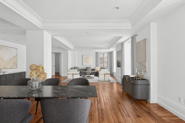 Building Photo - 140 E 63rd St