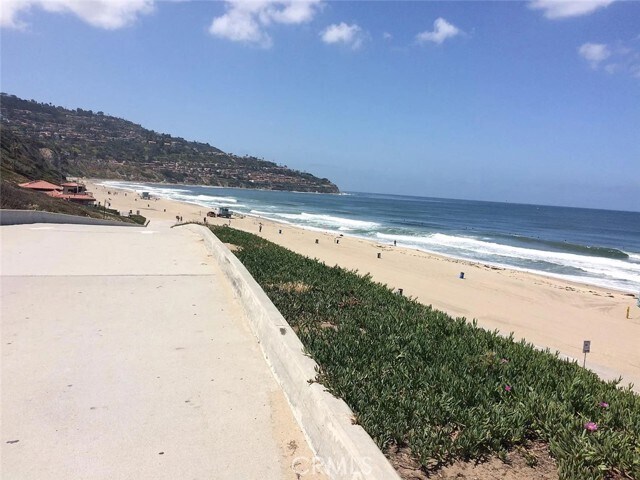 Foto del edificio - 702 S Pacific Coast Hwy