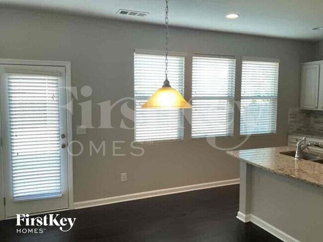 Foto del edificio - 81 Laurelcrest Ln