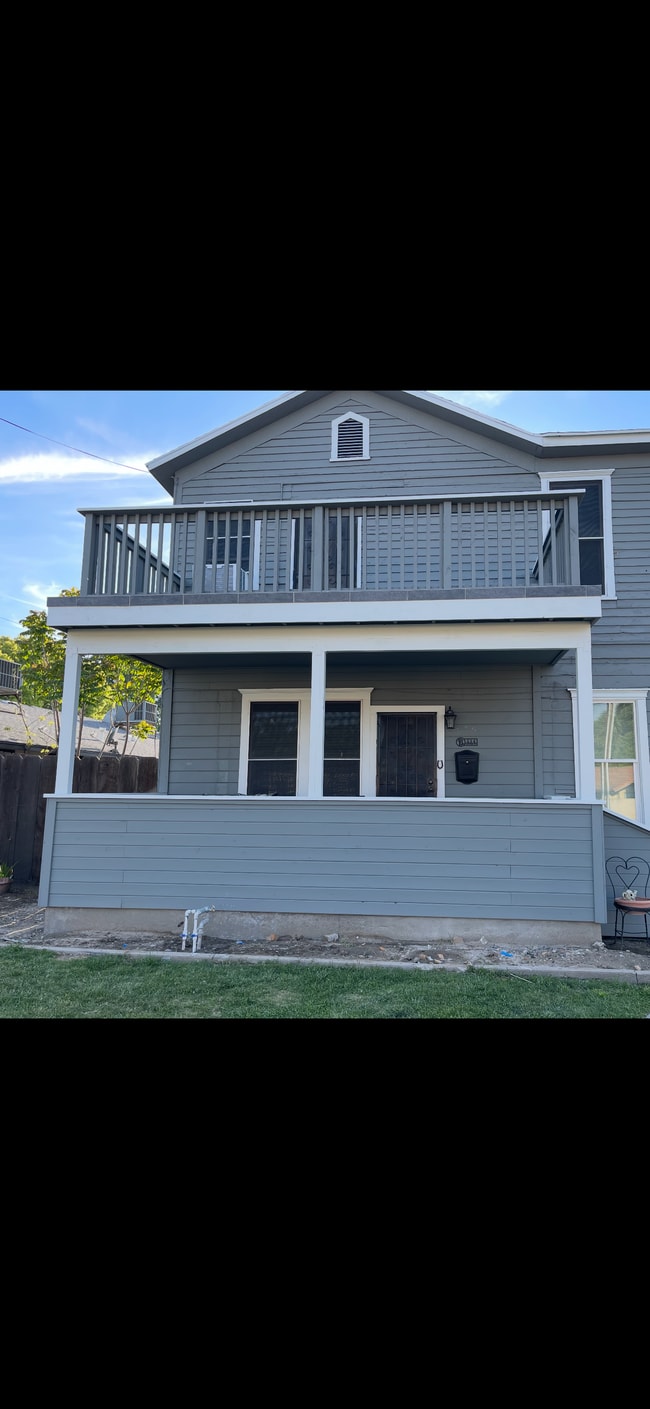 Outside of property - 514 Kaweah St
