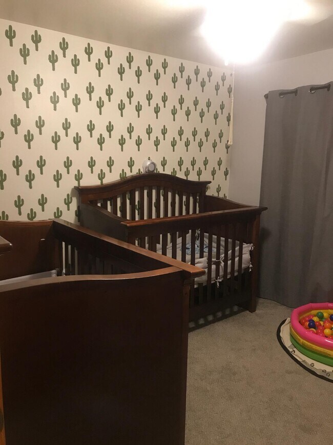 Segundo dormitorio - 2400 S 92nd St
