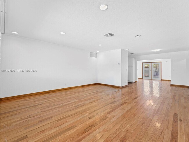 Foto del edificio - 2021 N 52nd Ave
