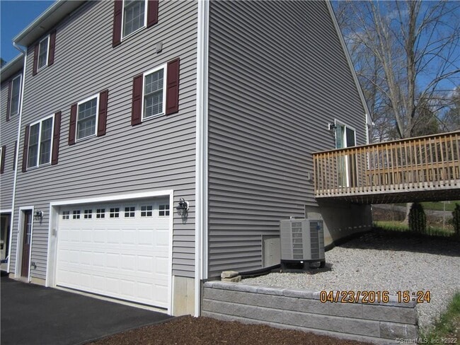 Building Photo - 28 Moodus Leesville Rd