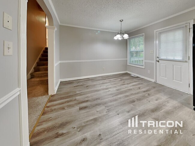 Foto del edificio - 2709 Owens Dr
