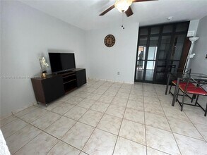 Building Photo - 2505 W 76th St