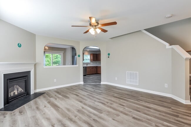 Building Photo - 273 Woodcreek Ln