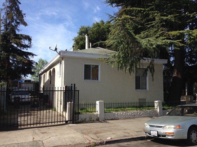Building Photo - 3759 Brookdale Ave