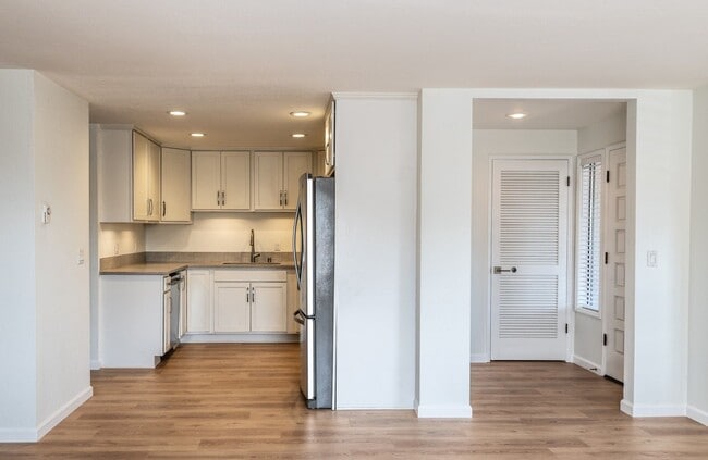Building Photo - 2bd/1.75ba Kirkland Condo
