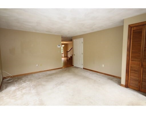 Building Photo - 18 Evergreen Cir
