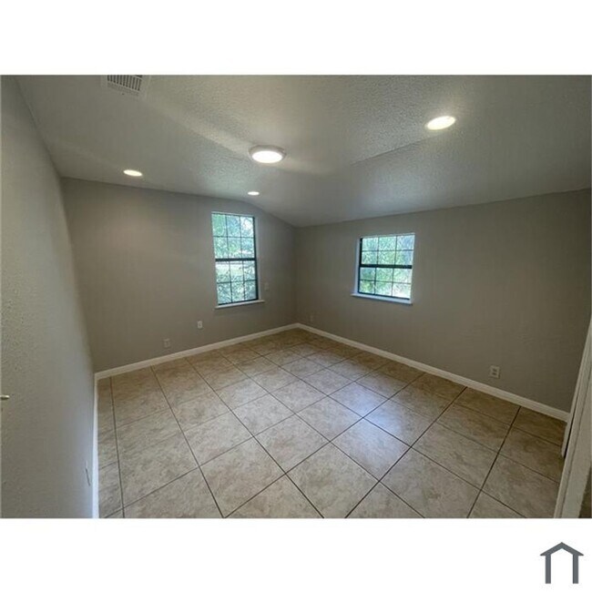 Foto del edificio - 608 E 19th St