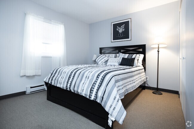 2HAB, 1BA - 900 ft² - Ontario Village Apartments - Deluxe  2 Bedroom, 1 & 2 bath , Furnished  Apartment Options