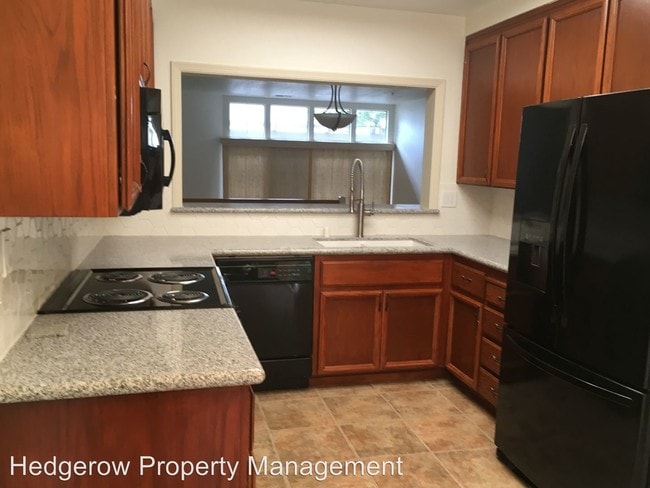 Building Photo - 2 br, 2.5 bath House - 89 Valley Club Circle