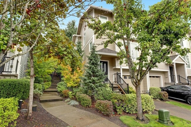 Building Photo - 3 Bedroom Townhome in Hillsboro