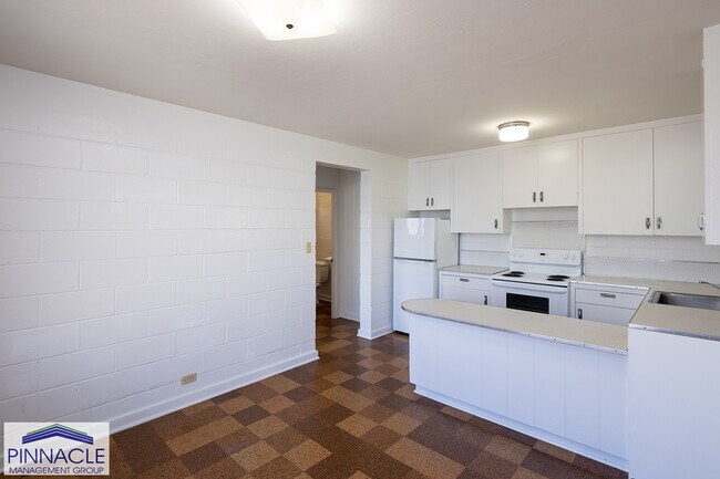 Foto del edificio - 738 Menehune Ln
