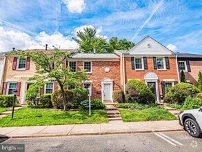 Building Photo - 29 Longmeadow Dr