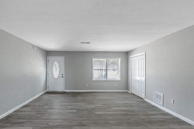 Building Photo - This fully remodeled 3-bedroom, 1-bath home in Covington (Pictures Coming Soon)