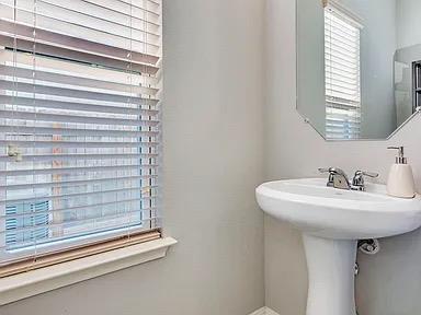 Foto del edificio - 207 Wainscot Oak Wy