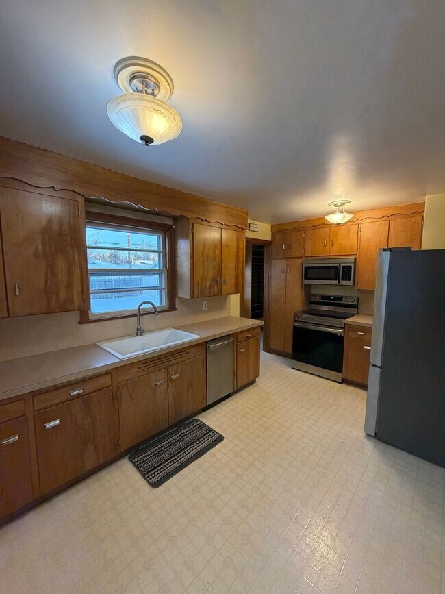 Foto del edificio - AVAILABLE NOW! - 2 Bed 1 Bath Home!