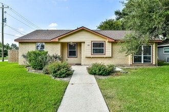 Building Photo - 304 Bellmar Ln