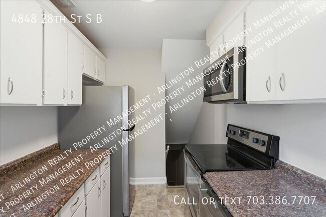 Foto del edificio - 4848 S 28th St
