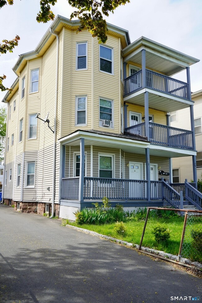 Building Photo - 2657 Main St