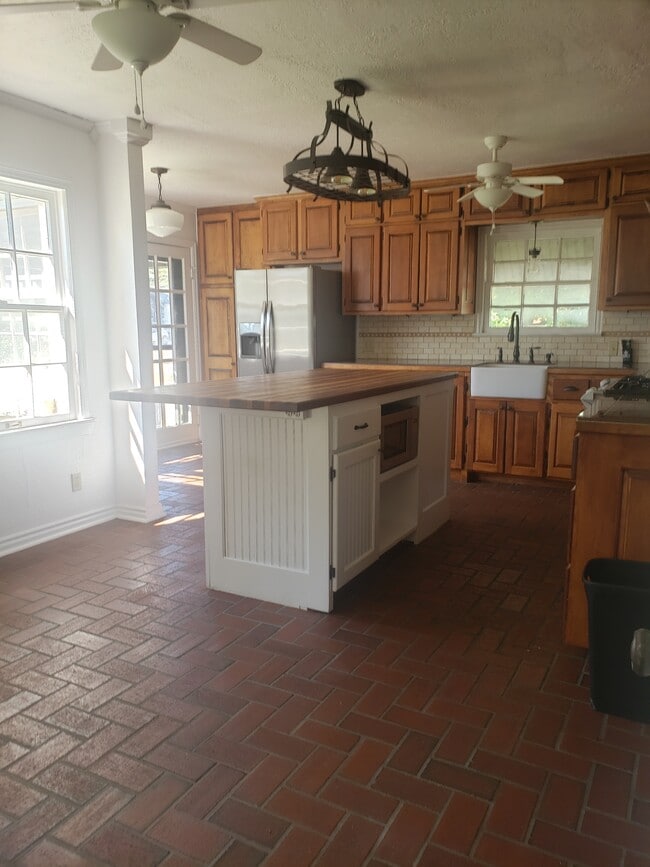 Foto del edificio - 612 NW 36th Terrace