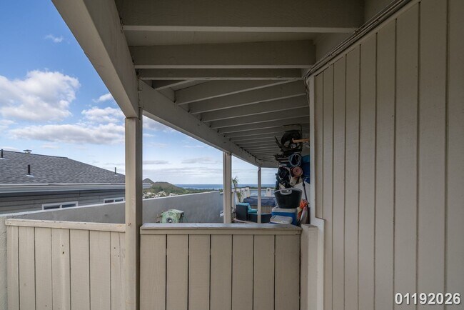 Foto del edificio - $2,950 / 2br - 2 BED 1 BATH DUPLEX IN KAILUA HEIGHTS (Honolulu)