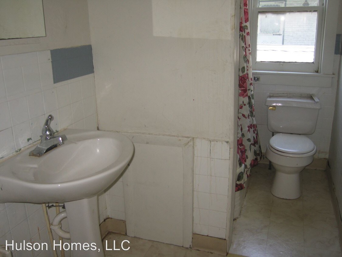 Building Photo - 133 Chambersburg St