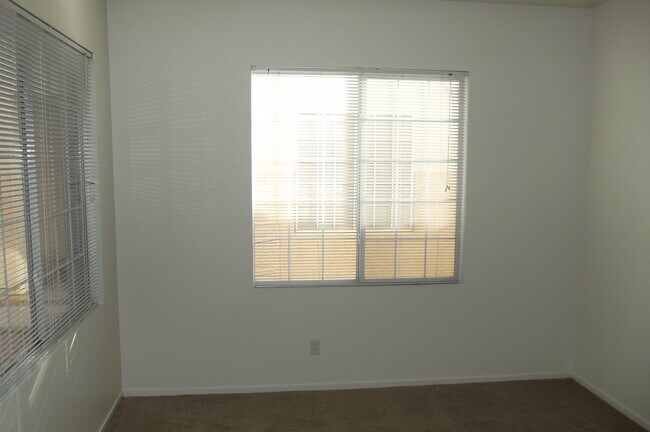 Building Photo - Northwest BRIARHILL