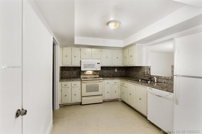 Building Photo - 8605  35TH CT  G Coral Springs Fl 33065