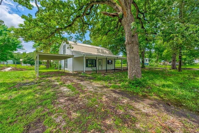 Building Photo - 428 Lakewood Dr