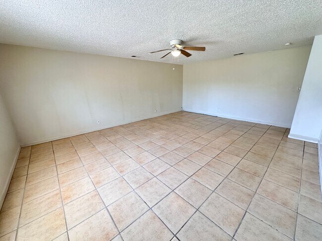 Foto del edificio - Move in Special Beautiful 3 Bedroom 2 Bath...