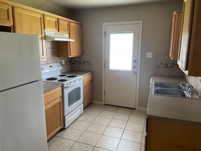 Building Photo - 202 Coby Dr