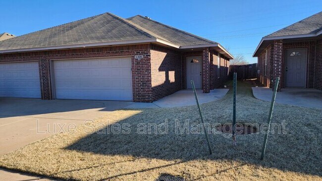 Building Photo - 1308 Garden Gate Dr