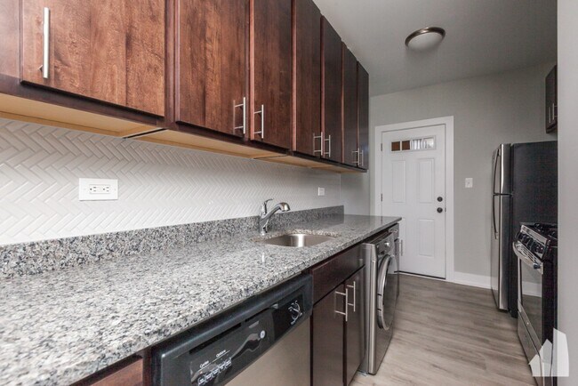 Foto del edificio - 713 W Brompton Ave