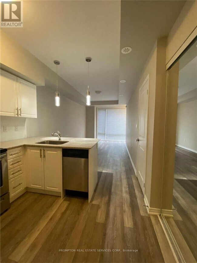 Building Photo - 28 Fieldway Rd