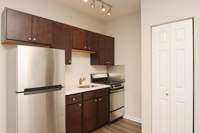 Foto del edificio - 1627 N Humboldt Blvd