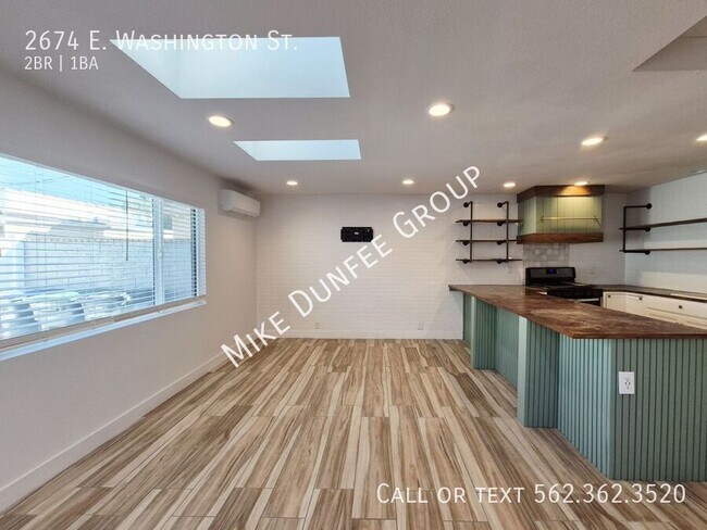 Foto del edificio - 2674 E Washington St