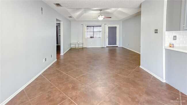 Building Photo - 16 Evergreen Ave