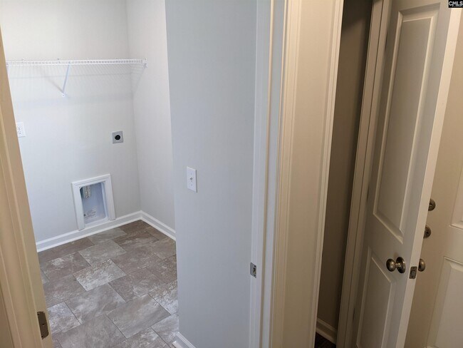 Foto del edificio - 531 Moresby Wy