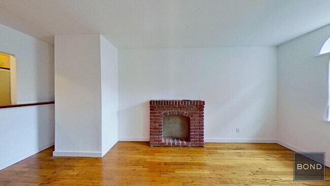 Foto del edificio - 402 E 83rd St
