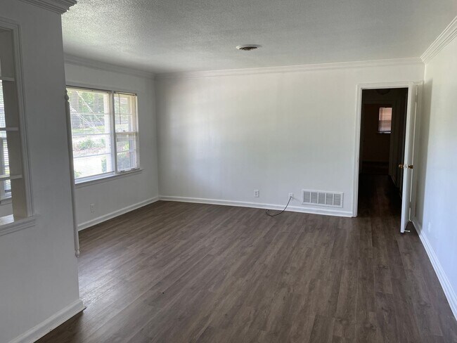 Foto del edificio - 688 Joryne Dr